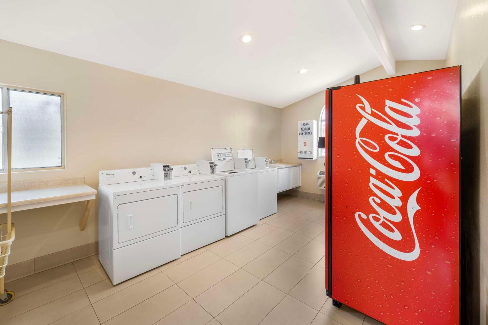 Best Western Oxnard Inn Екстериор снимка